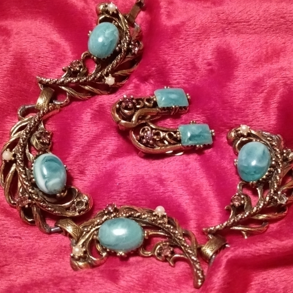 Vintage mid-century bracelet and earrings turquoise green color